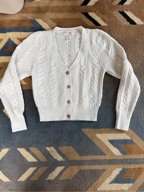 Jessica Simpson White Cable Knit V-Neck Button Cardigan